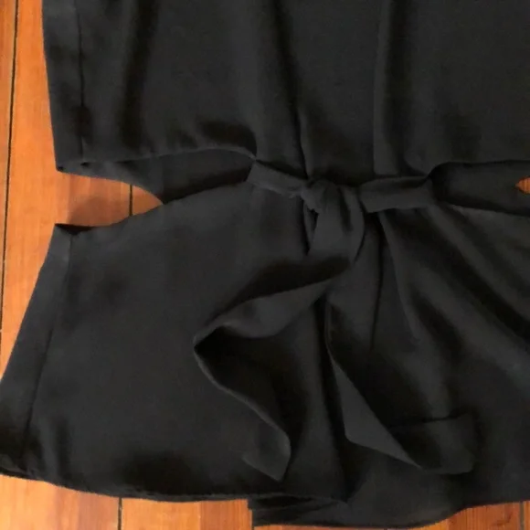 Cutout Tank - Picture 2 of 5